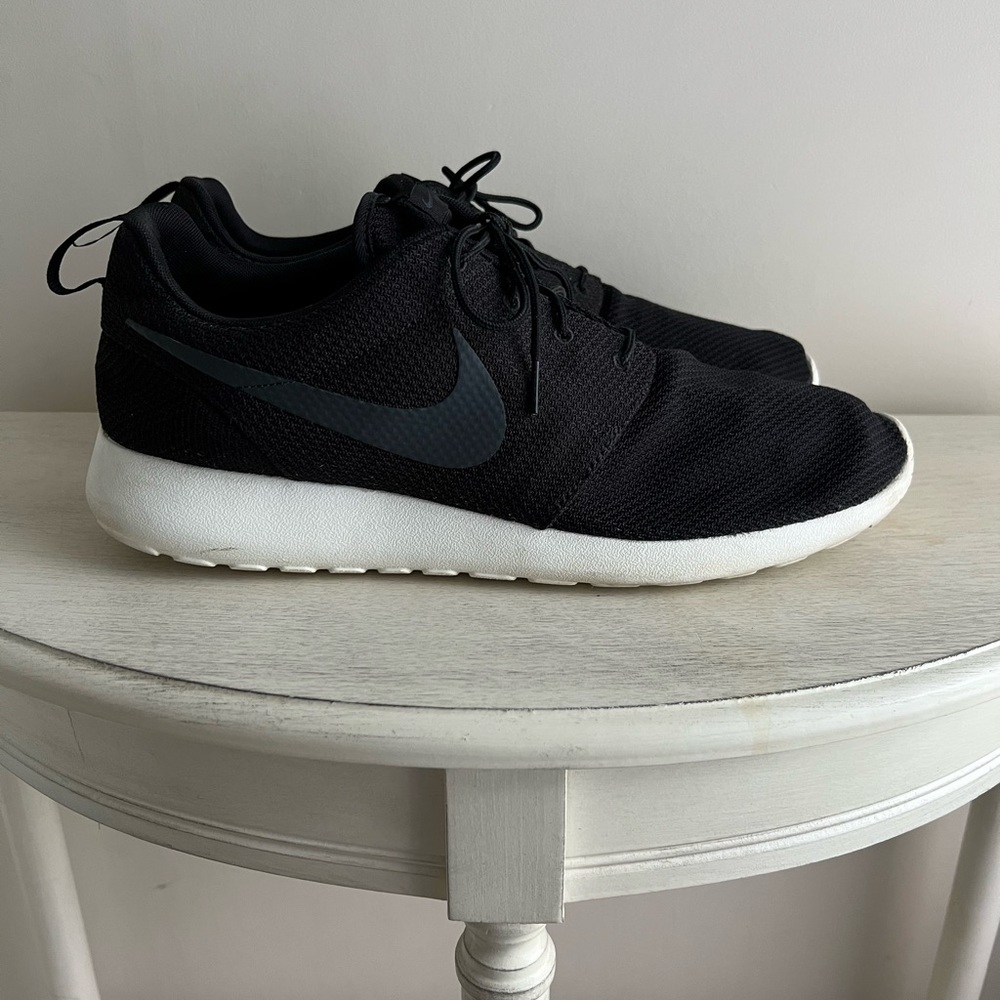 Nike Roshe Run-Good Condition-Size 15